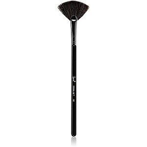 Sigma Beauty Face F42 Strobing Fan™ Brush štetec na rozjasňovač 1 ks vyobraziť