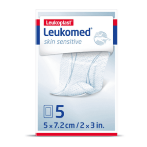 LEUKOPLAST Leukomed skin sensitive textilné krytie s vankúšikom náplasť sterilná 5 x 7, 2 cm 5 ks vyobraziť