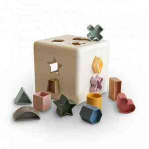 Mushie hračka na vkladanie tvarov - kocka vyobraziť